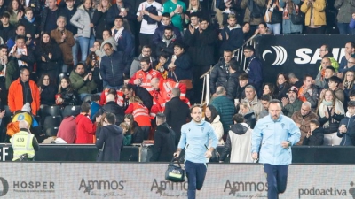 Πέθανε φίλαθλος της Βαλένθια που κατέρρευσε μέσα στο γήπεδο!