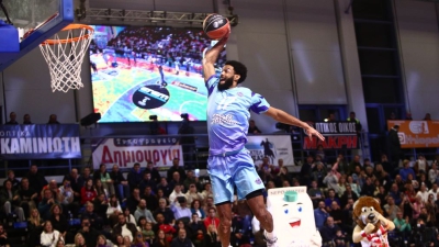 Ο Ρένφρο «πέταξε» στο Κλειστό της Καρδίτσας και κέρδισε τον διαγωνισμό καρφωμάτων! (video)