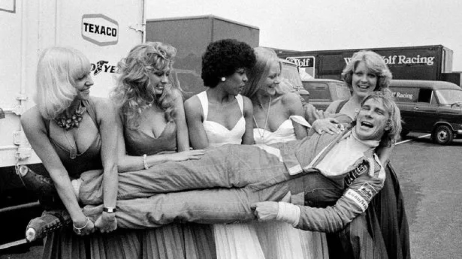 Τζέιμς Χαντ: Το «Playboy» της Formula 1 που λάτρευε τα πάρτι και τις... αεροσυνοδούς (video)