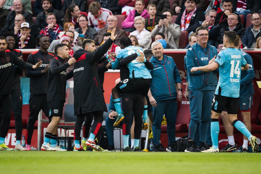 Κολωνία - Μπάγερ Λεβερκούζεν 0-2: «Καθάρισαν» τα μπακ και ο Αλόνσο βλέπει την Μπάγερν με… κιάλια (video)