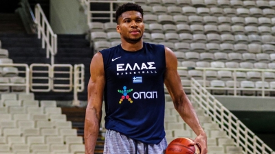 Αντετοκούνμπο: «Συγκεντρωμένος σε κάθε βήμα»