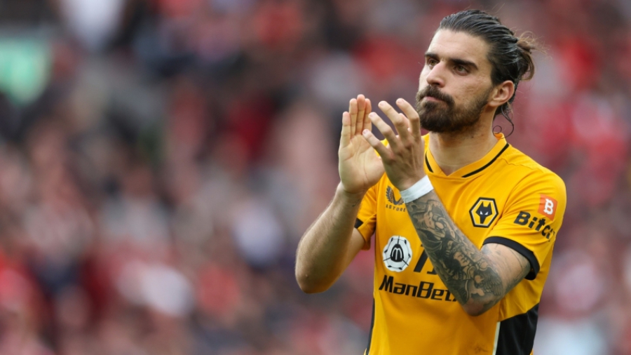 Η Γουλβς μιμείται την περσινή Νόριτς των Γιαννούλη και Τζόλη!