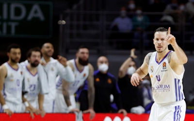 Euroleague για το Ρεάλ Μαδρίτης – Μακάμπι: «Λάθος από τους διαιτητές η επιστροφή του Ερτέλ στο παρκέ στα 40.2'' για το τέλος»