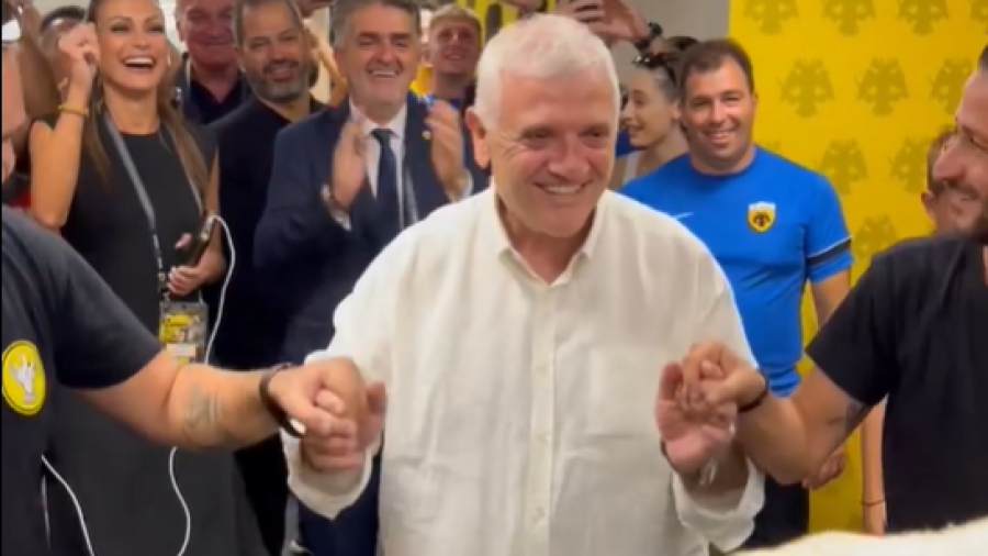 Ο Δημήτρης Μελισσανίδης έδωσε το... σύνθημα με Ποντιακό χορό! (video)