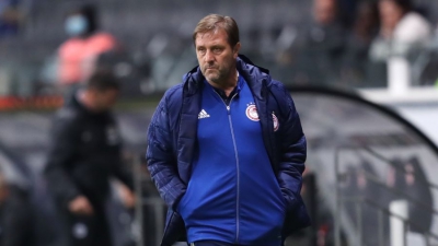 Μαρτίνς: «Καλύτερη η Άιντραχτ – Τα πάντα είναι ανοιχτά»