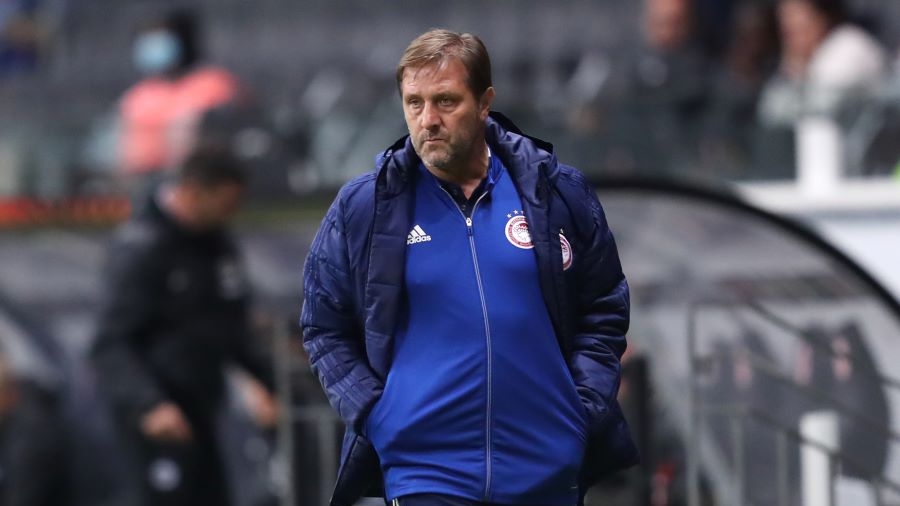 Μαρτίνς: «Καλύτερη η Άιντραχτ – Τα πάντα είναι ανοιχτά»