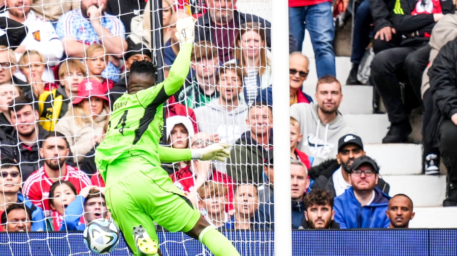 Ο Ονάνα «έφαγε» το πρώτο του γκολ στο Όλντ Τράφορντ από τη μεσαία γραμμή! (video)