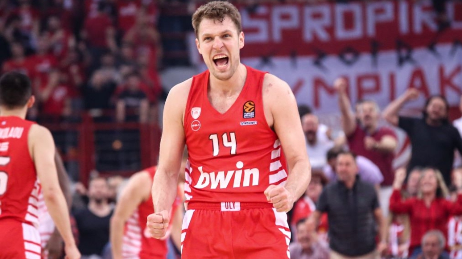 Σάσα Βεζένκοβ: «Είναι απλά το 1-0, δεν υπάρχουν συναισθήματα»