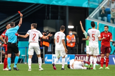 Ελβετία – Ισπανία 1-1: Σκληρό μαρκάρισμα και αποβολή Φρόιλερ (video)
