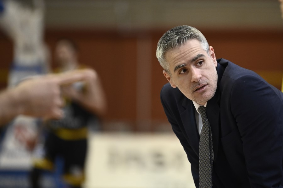 Καστρίτης: «Η αποβολή του Τζούστον αλλοίωσε το αμυντικό πλάνο μας»