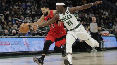 Μπακς - Ράπτορς 111-117: Δίχως Γιάννη προκοπή δεν κάνει... - Αποσύρθηκε η φανέλα του Νοβίτσκι! (video)