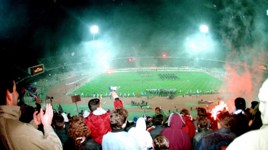 Τουρνουά Χριστουγέννων με… πρωταθλητές Ευρώπης και τον καλύτερο παίκτη του κόσμου για Ολυμπιακό και ΑΕΚ, το 1983! (photos)