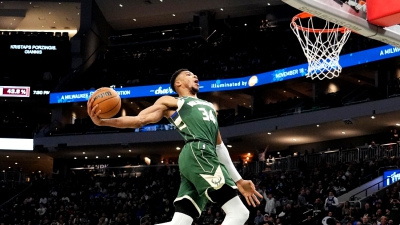 Ραψωδία από τον «μυθικό» Giannis κόντρα στους Ουίζαρντς, πέτυχε ρεκόρ καριέρας στο NBA με 55 πόντους! (video)