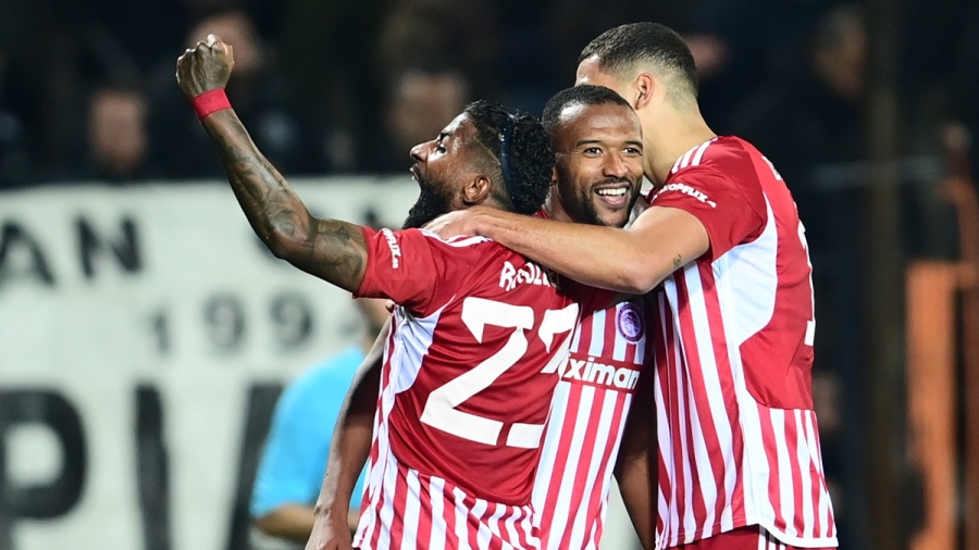 ΠΑΟΚ – Ολυμπιακός 1-4: Ο Μεντιλίμπαρ… άλλαξε το πρωτάθλημα – «Τεσσάρα» μέσα στην Τούμπα, με απόφαση Ποντένσε! (video)