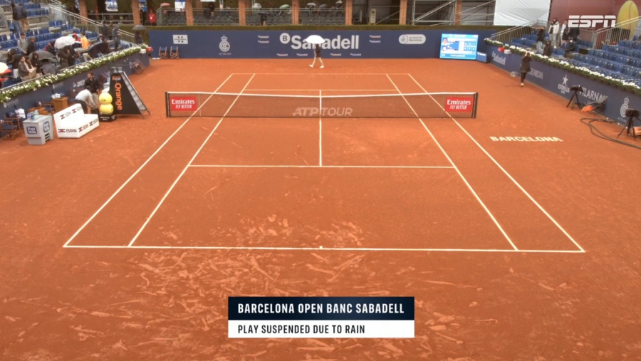 Barcelona Open: Διακοπή στο ματς του Τσιτσιπά λόγω βροχής