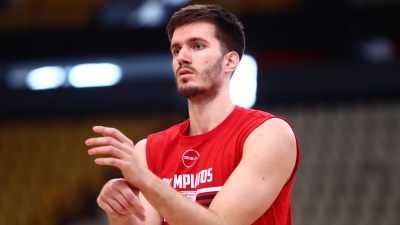 Έτοιμος για το ντεμπούτο του με τον Ολυμπιακό ο Πετρούσεφ!