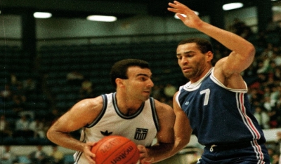 Ο Ρισάρ Ντακουρί στο BN Sports για το Eurobasket 1987: «Θα έπαιρνα ελληνική υπηκοότητα για να παίξω με τον Γκάλη» (video)