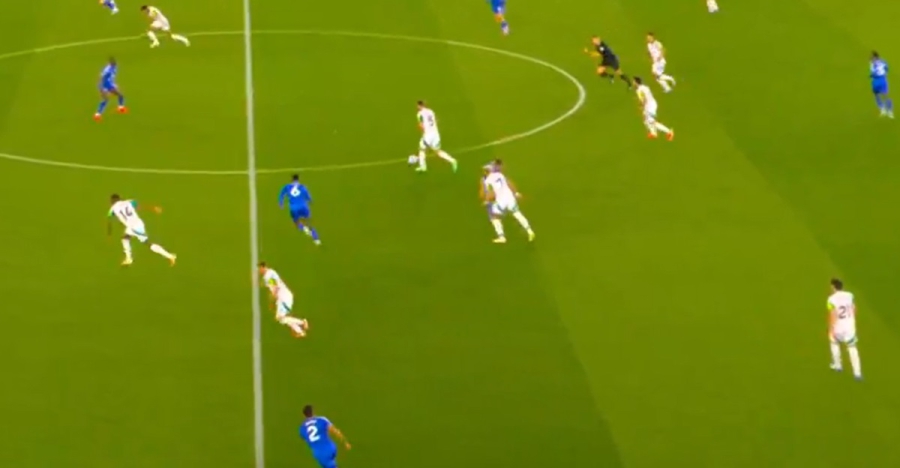 «Τι στιγμή, τι έμπνευση…»: Πήγε να μπει το γκολ της σεζόν στο Λέστερ – Νιούκαστλ! (pic)