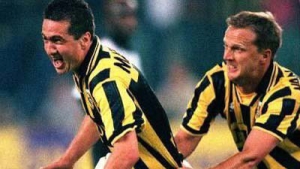 Νίκος Μαχλάς: Το 34ο γκολ του με την Φίτεσε το 1998 ήταν και το «χρυσό» για το πρώτο σκαλί στο βάθρο! (video)