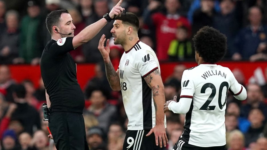 Τιμωρήθηκε με οκτώ αγωνιστικές ο Μίτροβιτς και… προλαβαίνει τη Γιουνάιτεντ!