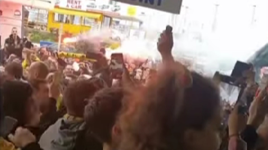 Πανικός στην υποδοχή της ΑΕΚ στην Κρήτη! (video)