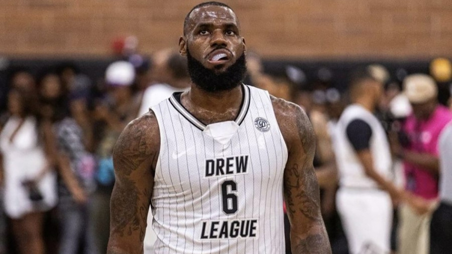 Στην Drew League μετά από 11 χρόνια ο Λεμπρόν, που ξεσήκωσε τον κόσμο με 42 πόντους (video)