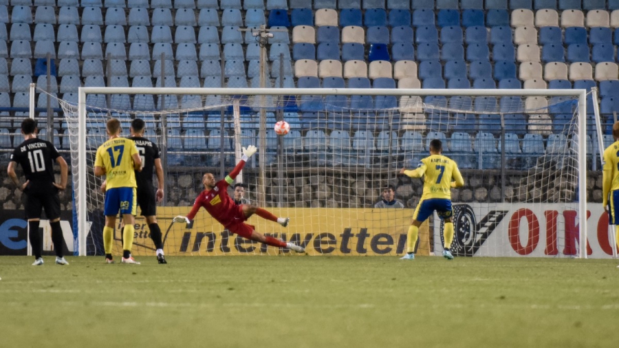 Λαμία – Παναιτωλικός 1-3: Μεγάλο «διπλό», με πρωταγωνιστή τον… killer Καρέλη! (video)