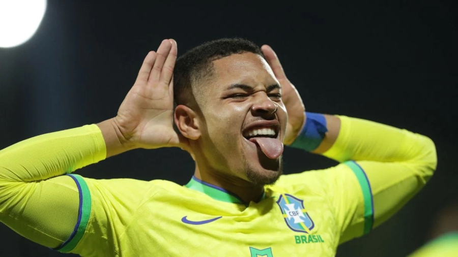 «Τουρ» των εκπροσώπων του Βίτορ Ρόκε στην Ευρώπη για το μέλλον του!