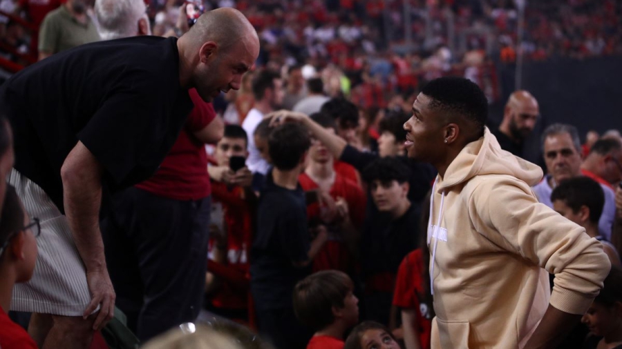 Ο Γιάννης Αντετοκούνμπο αποθέωσε Σπανούλη και Παπαλουκά