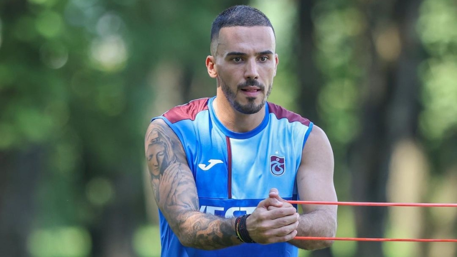 Πρώτη του Κουρμπέλη με τα χρώματα της Τράμπζονσπορ! (video)