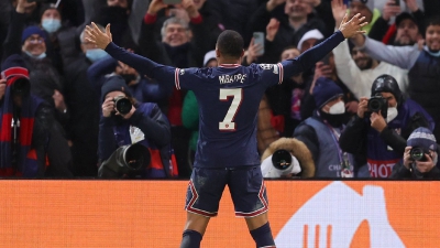 Μακρόν - Σαρκοζί πιέζουν τον Εμπαπέ να μείνει στην Παρί!