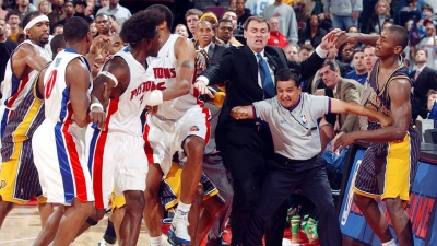 The Malice at the Palace: Όταν το παρκέ του Παλατιού του Ντιτρόιτ θύμισε... ξέφρενο πεδίο μάχης! (video)