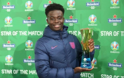 Ο Σάκα και τα άλλα «αμούστακα» παιδιά που μεγάλωσαν...στα EURO!