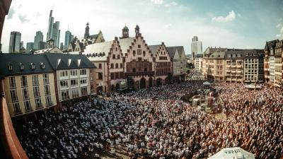 Άιντραχτ Φρανκφούρτης: Live streaming από το ξέφρενο πάρτι στην υποδοχή των νικητών του Europa League!