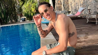 Ο Κώστας Τσιμίκας σε... άκρως καλοκαιρινή διάθεση