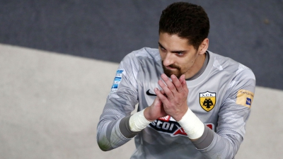 ΑΕΚ: Αφήνει την επέμβαση στο γόνατο ο Στάνκοβιτς – Αγωνία για Αραούχο ενόψει Βόλου