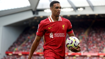 Λίβερπουλ: Τέλη Απριλίου η επιστροφή του Αλεξάντερ Άρνολντ