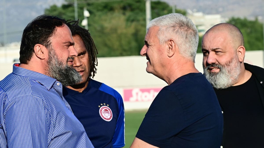 Ολυμπιακός: Παρουσία Βαγγέλη Μαρινάκη ο αγιασμός εν όψει της νέας χρονιάς (video)