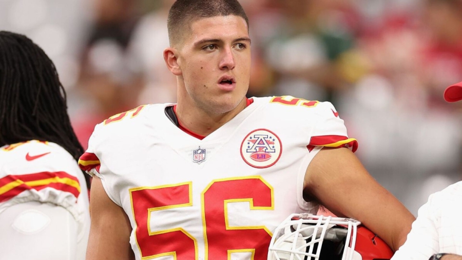 Super Bowl 57: Ο Γιώργος Καρλαύτης της... Λεωφόρου συναντά τη Ριάνα! (video)