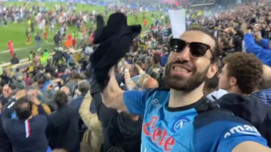 Ο Σενγκέλια πανηγυρίσε με την ψυχή το πρωτάθλημα της Νάπολι ελέω... Κβαρατσχέλια! (video)