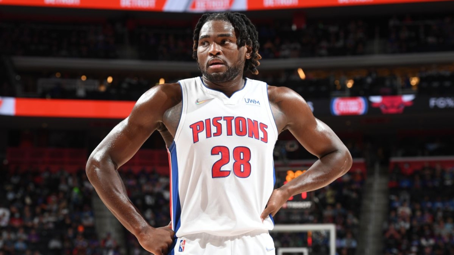 Ο Στιούαρτ, που είχε πιαστεί στα χέρια και με τον ΛεΜπρόν, γρονθοκόπησε τον Γιούμπανκς των Σανς και συνελήφθη!