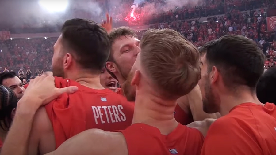 Πάρτι, πρόκριση και ξανά... πάρτι: Η παρακάμερα του Ολυμπιακός-Φενέρμπαχτσε! (video)