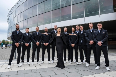 Τσεχία: Σε εμπορικό κέντρο και παρουσία... μοντέλoυ της Victoria Secret η παρουσίαση της ομάδας