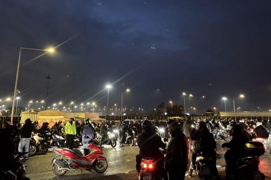 «Κανείς, ποτέ ξανά!»: Η άφιξη των σορών των φιλάθλων του ΠΑΟΚ! (video)