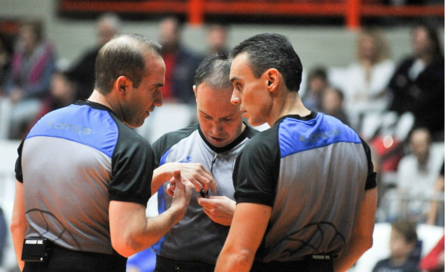 Eurobasket U16: Ο Στέλιος Συμεωνίδης με τη σφυρίχτρα του θα... εκπροσωπήσει την Ελλάδα στον τελικό