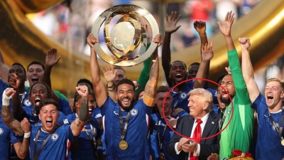 Ο Ινφαντίνο φώναζε στον Τραμπ ν’ απομακρυνθεί, εκείνος αδιαφορούσε και οι παίκτες της Τσέλσι... απορούσαν! (video)