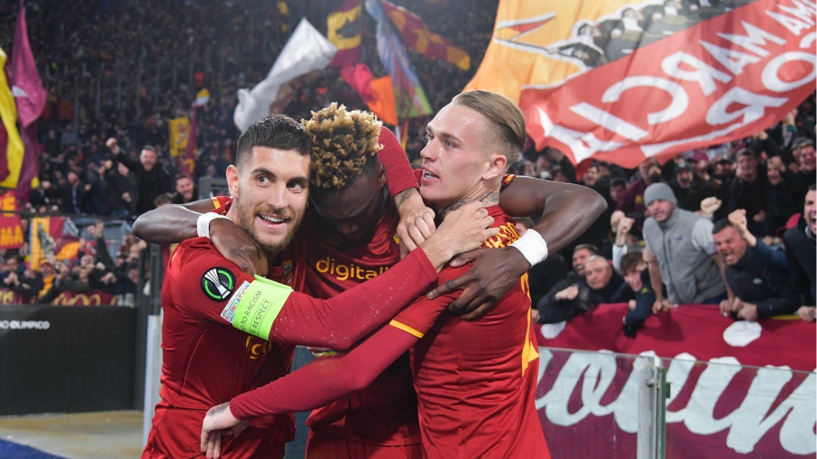 Europa Conference League: Απουσίαζαν οι άμυνες στην Αυστρία, αγχώθηκαν αλλά προκρίθηκαν οι Ρωμαίοι (video)