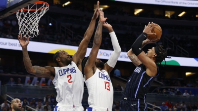 NBA: Άνετη νίκη για τους Κλίπερς, ανατροπή για τους Μάτζικ (video)