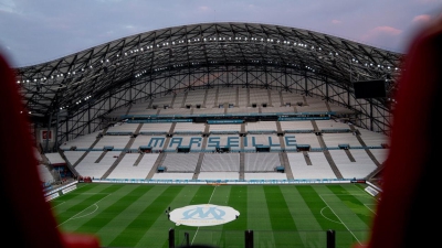 Μαρσέιγ - Βασιλεία: Επεισόδια μεταξύ οπαδών και αστυνομίας πριν την έναρξη του αγώνα (video)