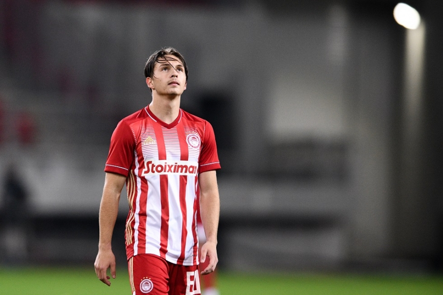 Υπέγραψε μέχρι το 2024 στον Ολυμπιακό ο Τσέλιος